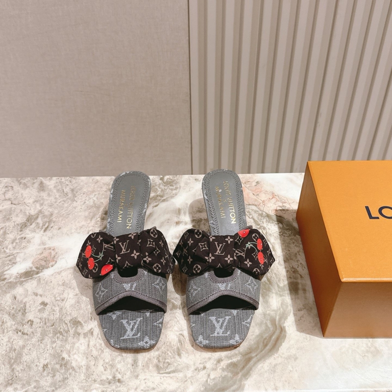 l0vis Vvtt0n slippers